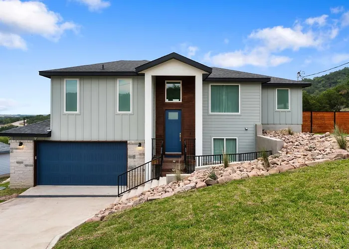 Lago Vista Home W/ Game Room & Outdoor Tub!