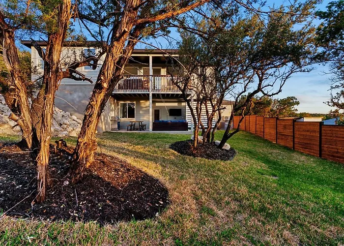 Lago Vista Home W/ Game Room & Outdoor Tub!